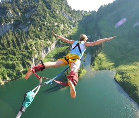 九游体育直播 -库里焦点对战，巴特勒与60激战MAD分钟，最后时刻胜出胜负难料！气势如虹延续