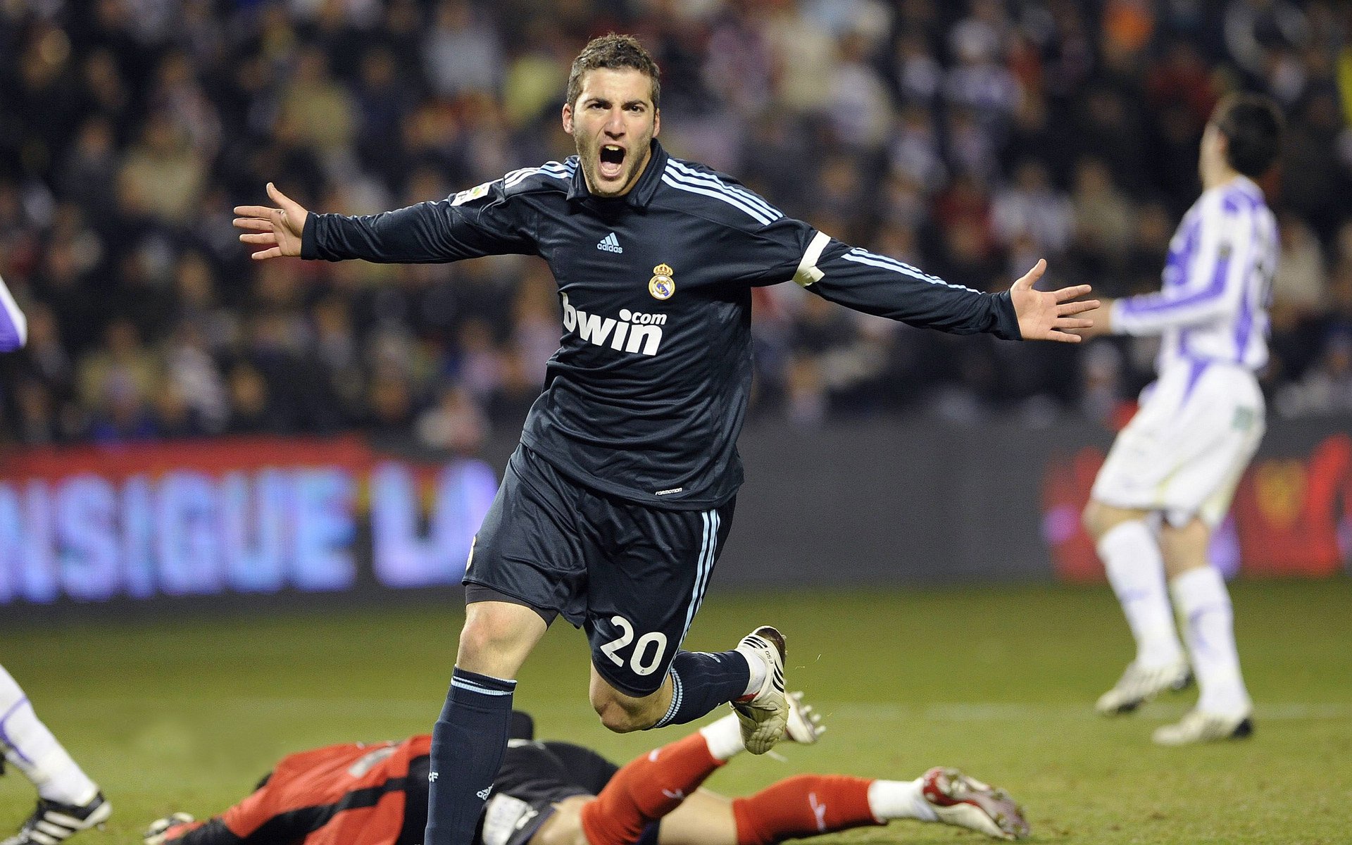 东契奇迎来二十赛季高光表现,美国队球迷沸腾!